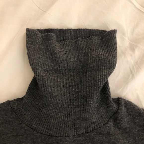 Club Monaco Wool Grey Turtleneck - Picture 4 of 16